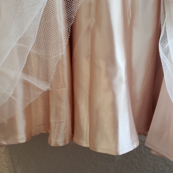 Beautiful Lulus Dress size M - Picture 8 of 8